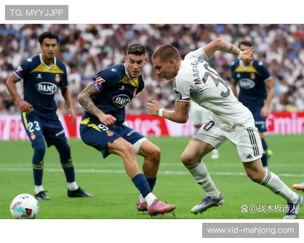 伯纳乌球场氛围震慑客队，拖时间战术引争议